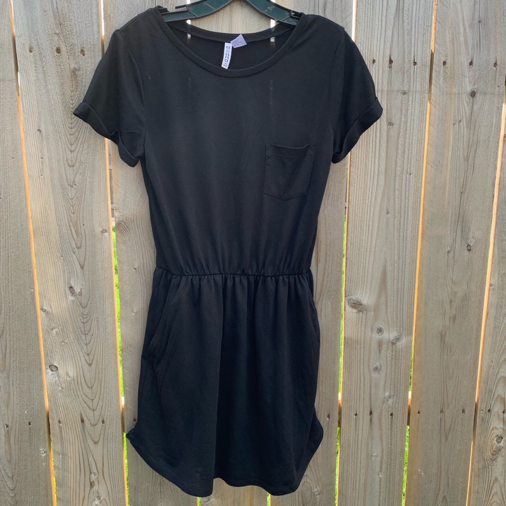 ❤️Black Tee Dress with Pockets!